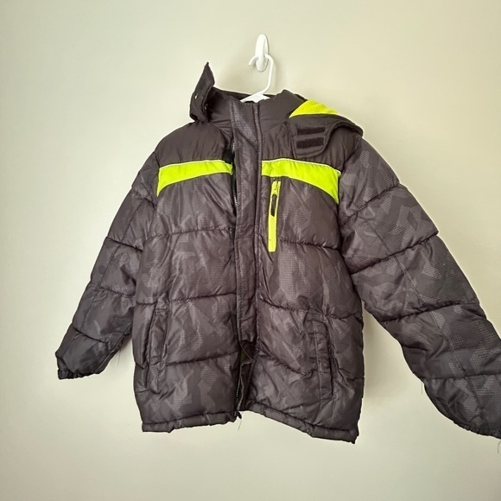Xersion Gray and Yellow Puffer Jacket with Quilted Design‎